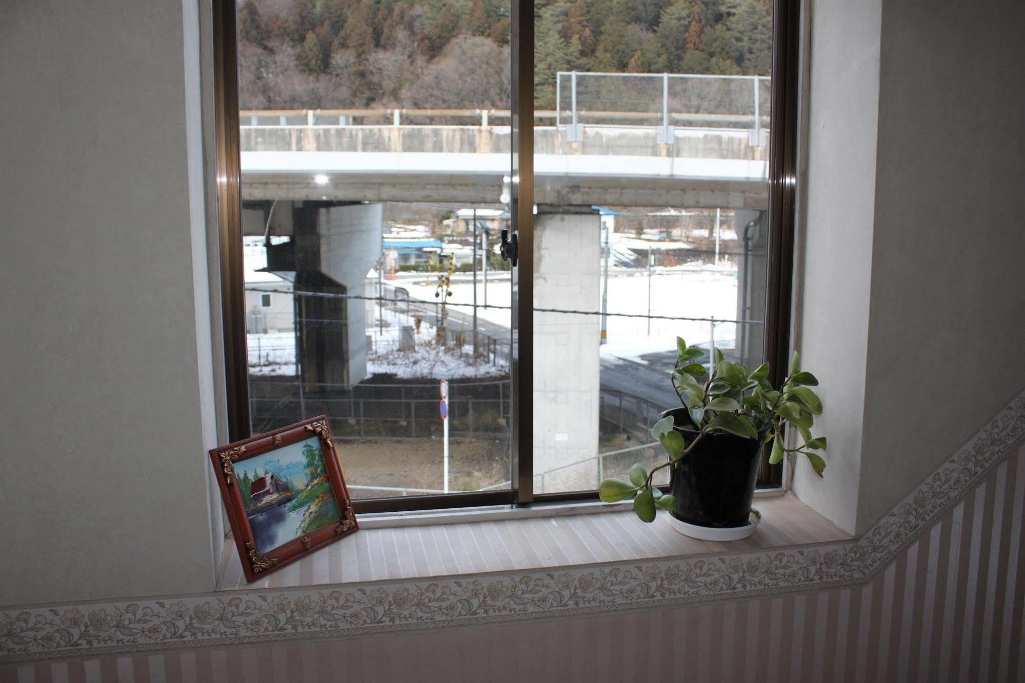 Business Hotel Fujimi Fujiyoshida Bagian luar foto
