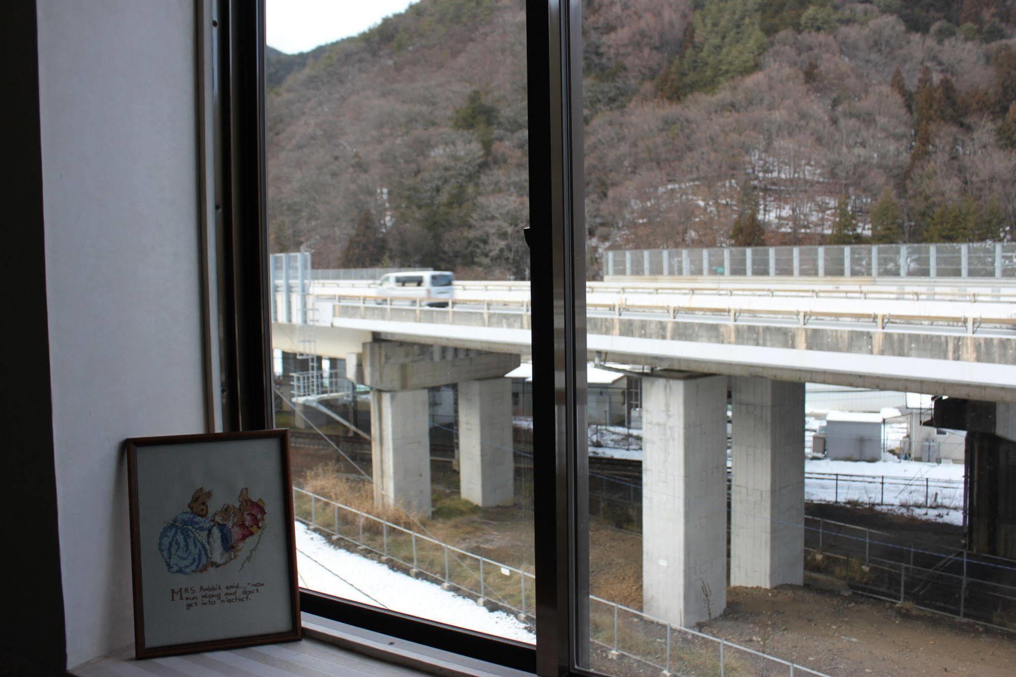 Business Hotel Fujimi Fujiyoshida Bagian luar foto
