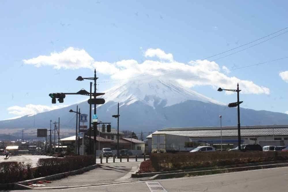 Business Hotel Fujimi Fujiyoshida Bagian luar foto