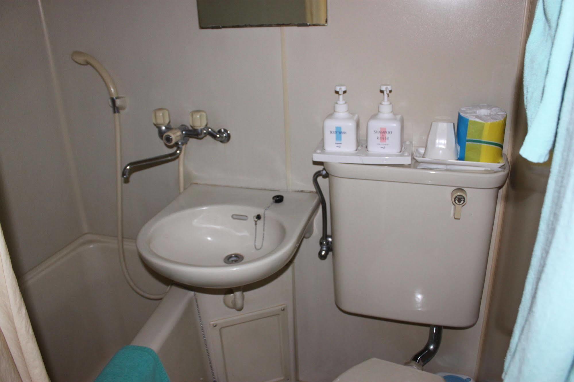 Business Hotel Fujimi Fujiyoshida Bagian luar foto