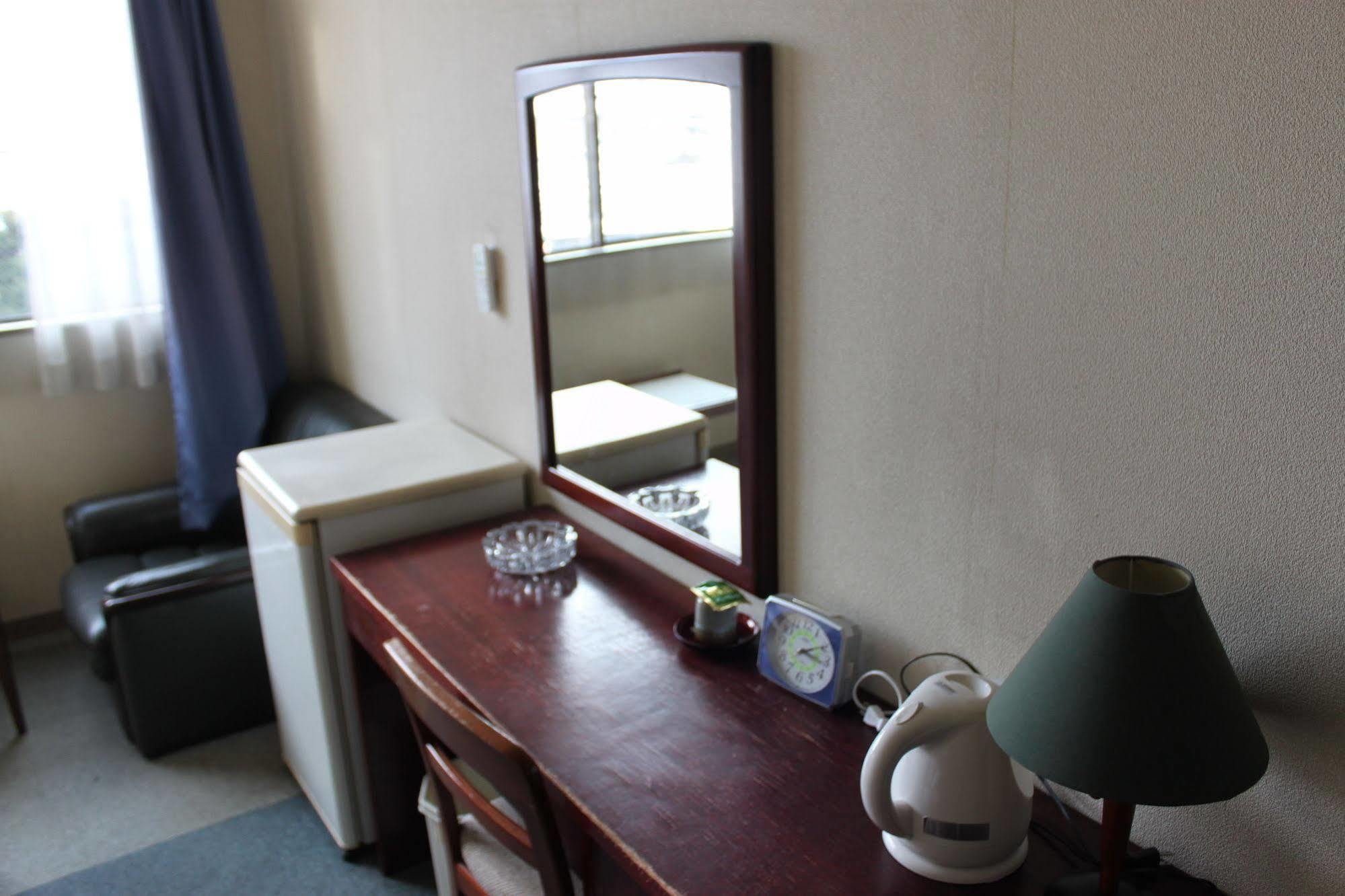 Business Hotel Fujimi Fujiyoshida Bagian luar foto