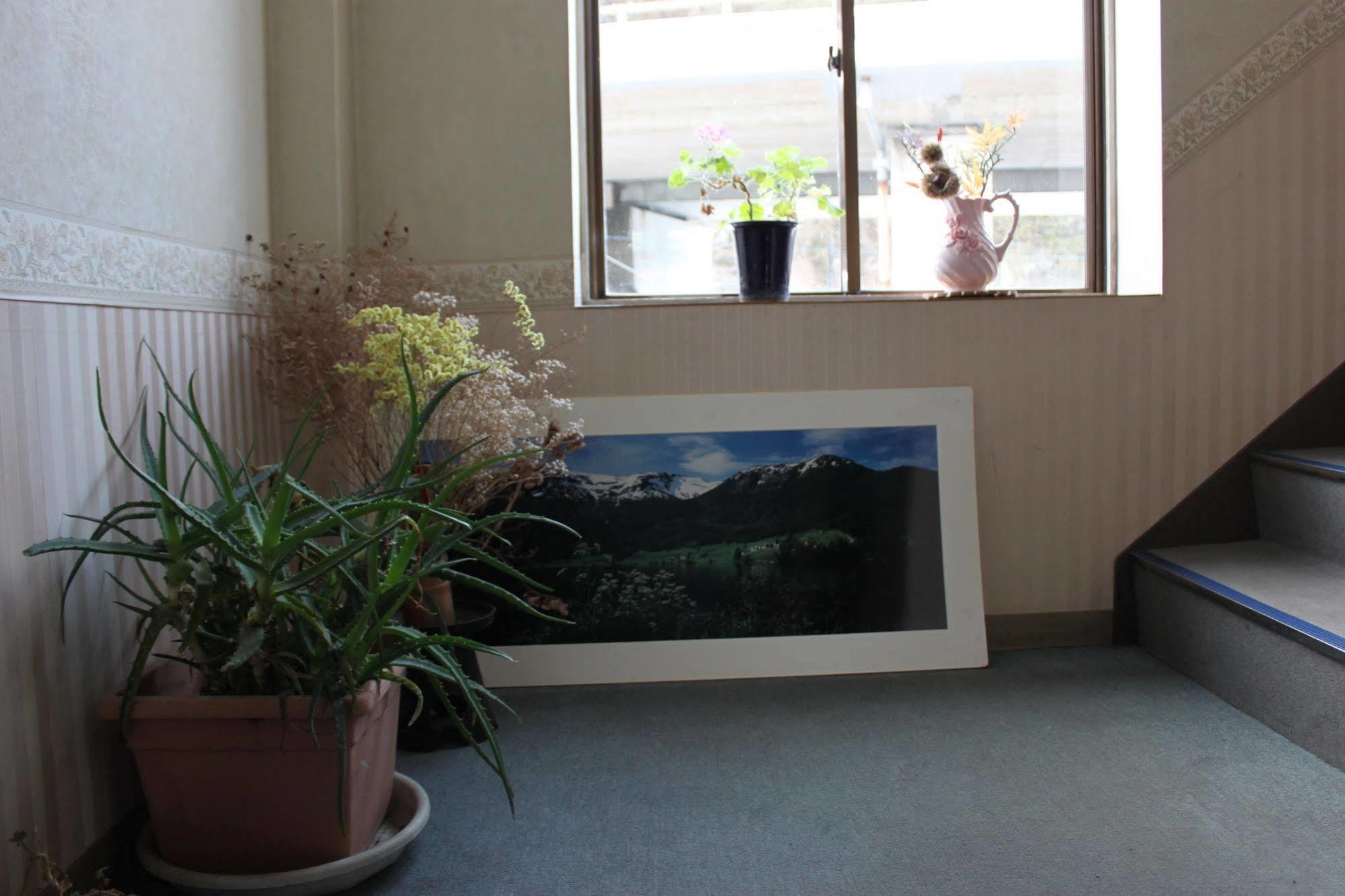 Business Hotel Fujimi Fujiyoshida Bagian luar foto